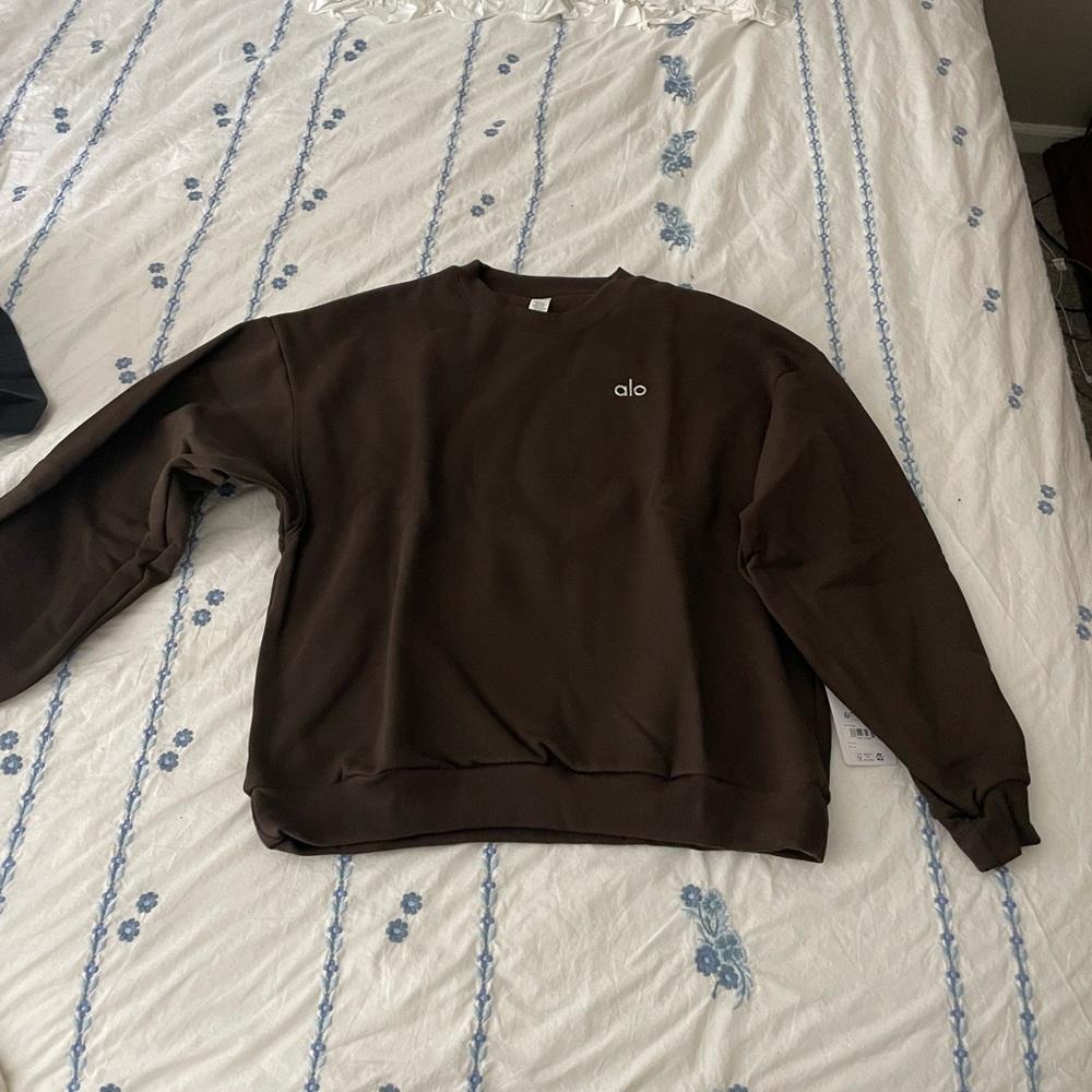 ALO Yoga Accolade Pullover - Picture 2 of 7